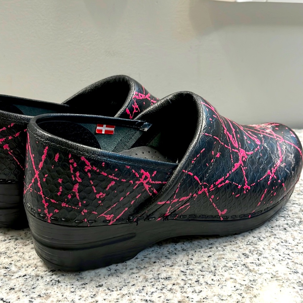 Sanita Wedges EUC